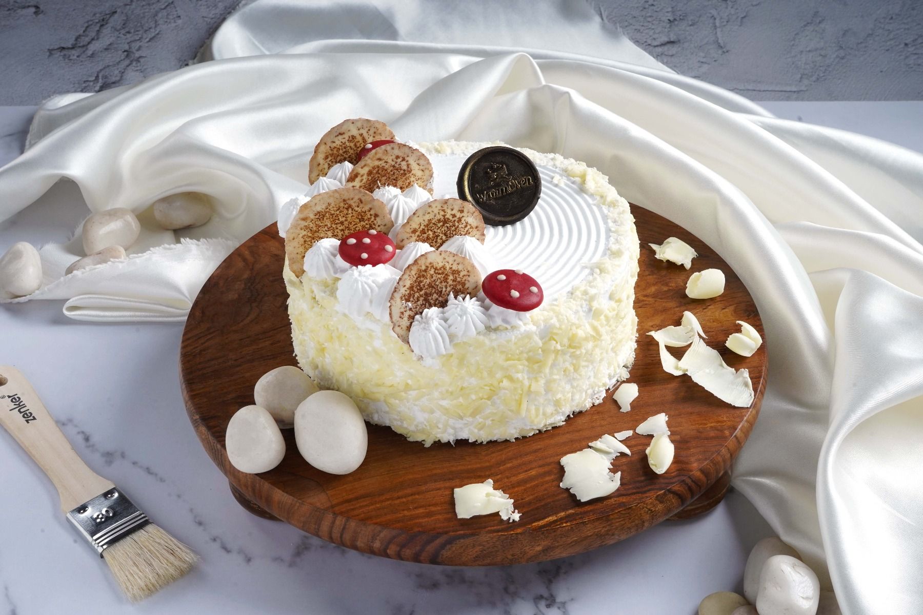WHITE FOREST CAKE - KRISHNA BAKERS-thanhphatduhoc.com.vn