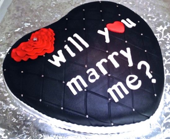 Propose Valentine Cake