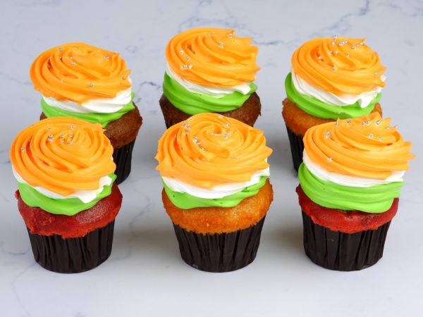 TRICOLOR Cup Cake