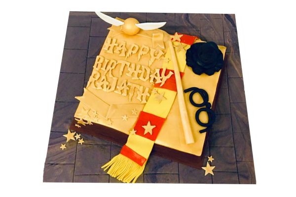 Harry potter cake, harry potter theme party, harry potter book, harry potter fans, harry potter, harry potter movie, harry potter book themed birthday party