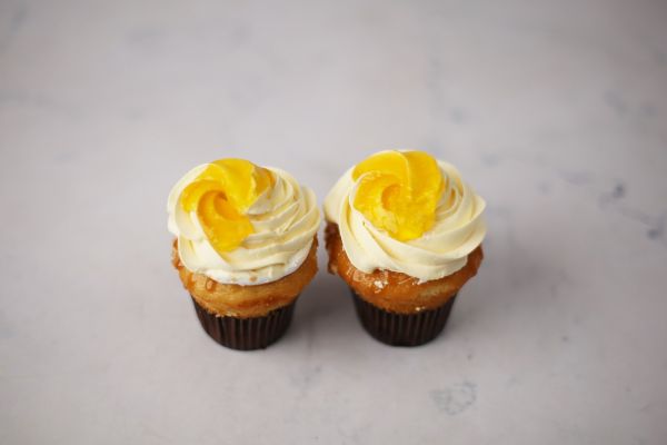 Mango cupcakes, cupcakes, cupcakes home delivery
