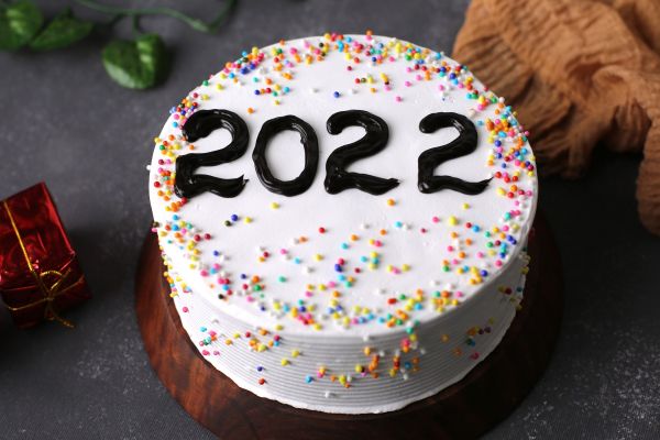 New Year 2022 Cake Half Kg - Vanilla