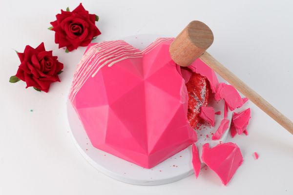 Pinata cake, smash cake, pinata birthday cake, birthday cake, hammer cake, valentine's cake, special cake, birthday surprise