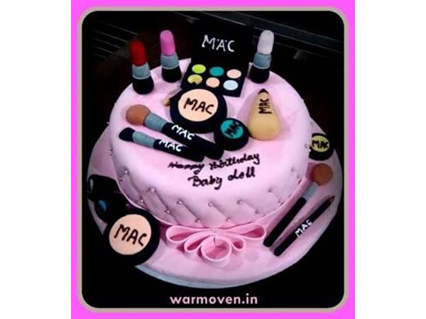 MAC Makeup Set  Cake