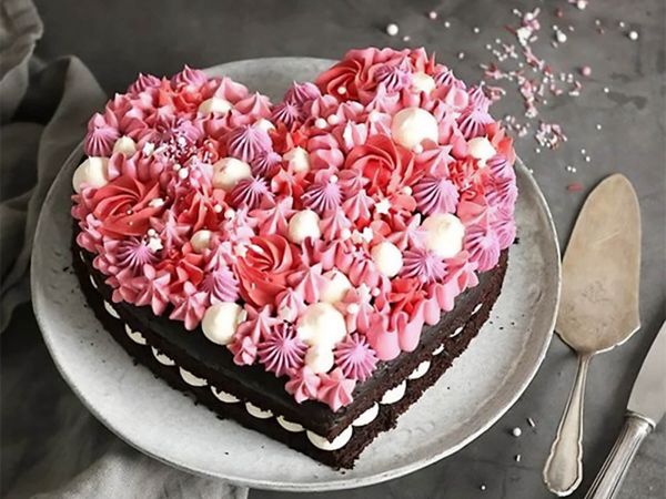 Heart Shaped Naked Cream Cake