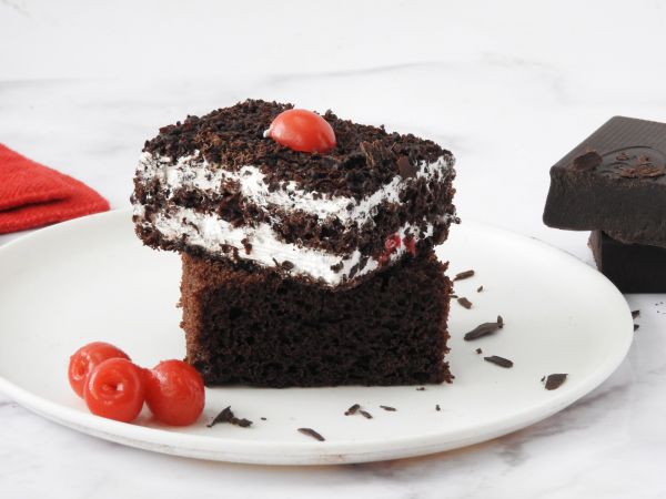 Classic Black Forest Pastry Pack of 6