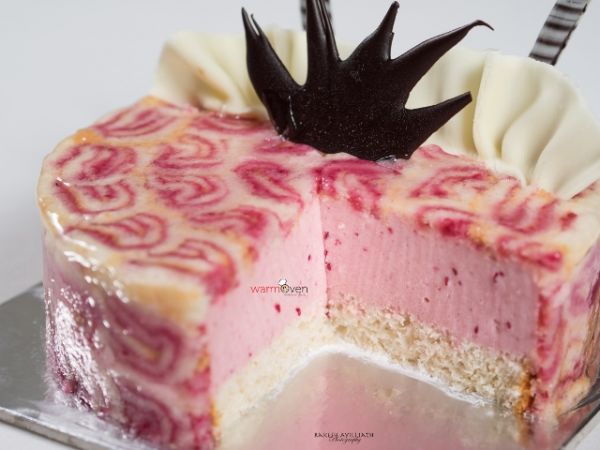 Raspberry Delight Cake