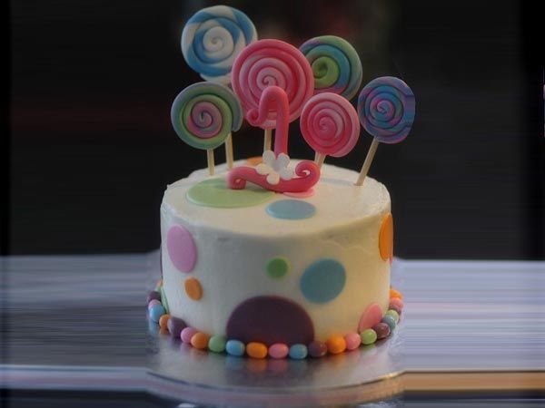 Candy Swirls Cake