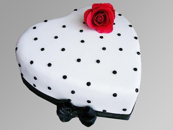 Dotted Heart Cake
