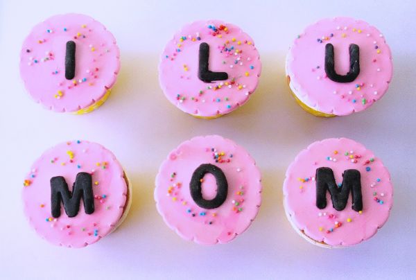 cupcakes for mom, buy cupcakes online, order cupcakes online, best cupcakes near me