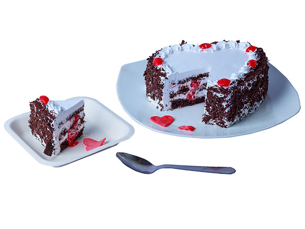 Blackforest Heart Cake Half kg. Buy Blackforest Heart Cake online ...